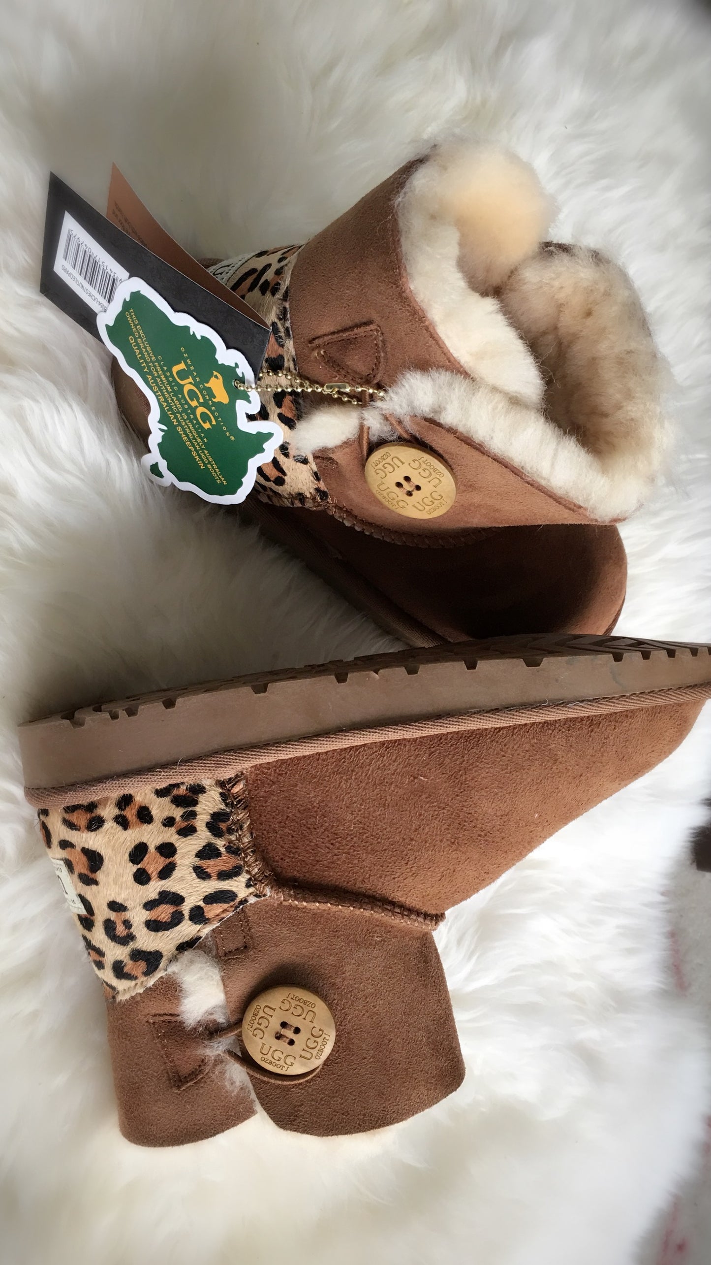 UGG Classic MINI Button Boots OB054
