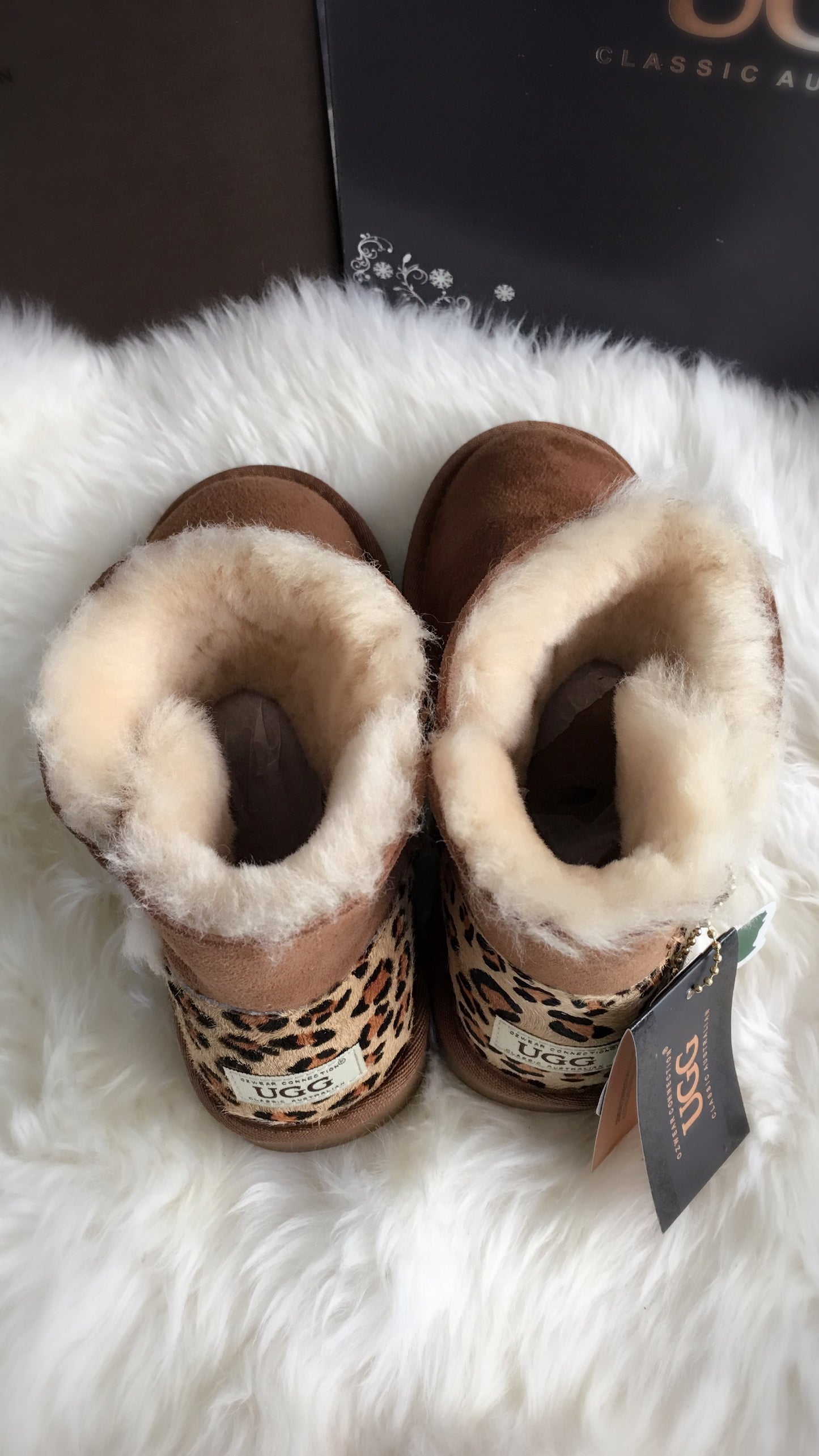 UGG Classic MINI Button Boots OB054