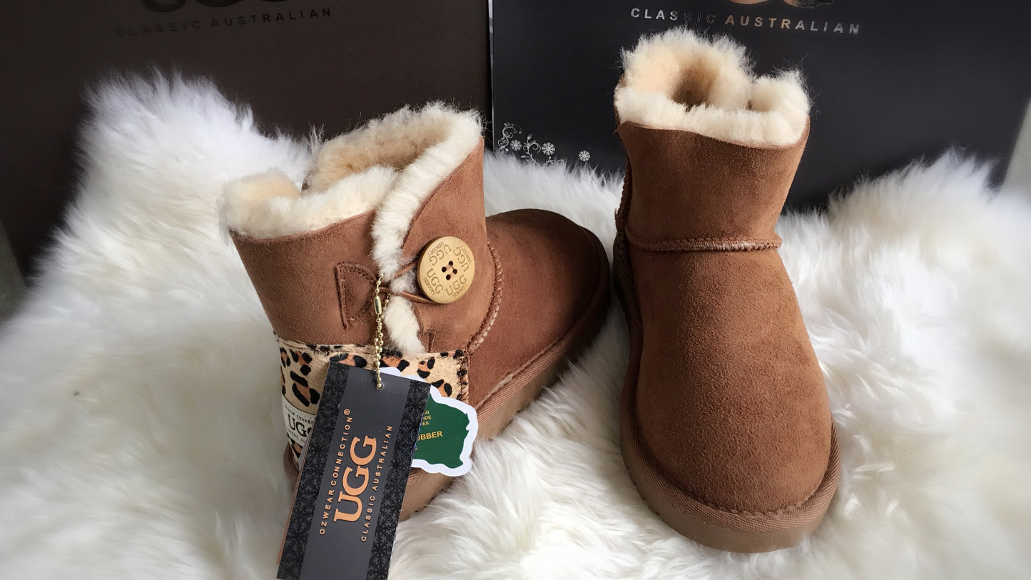 UGG Classic MINI Button Boots OB054