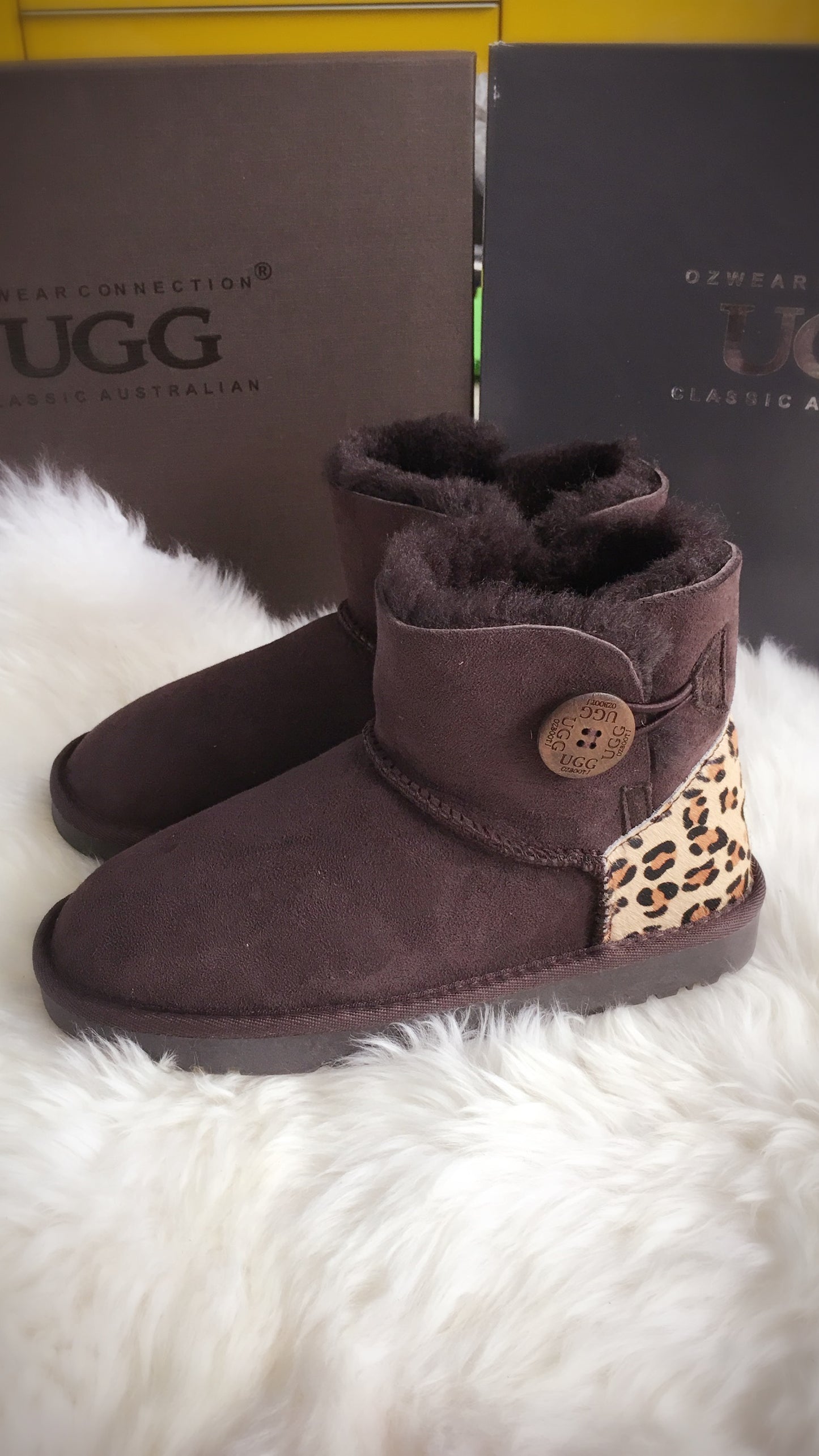 UGG Classic MINI Button Boots OB054