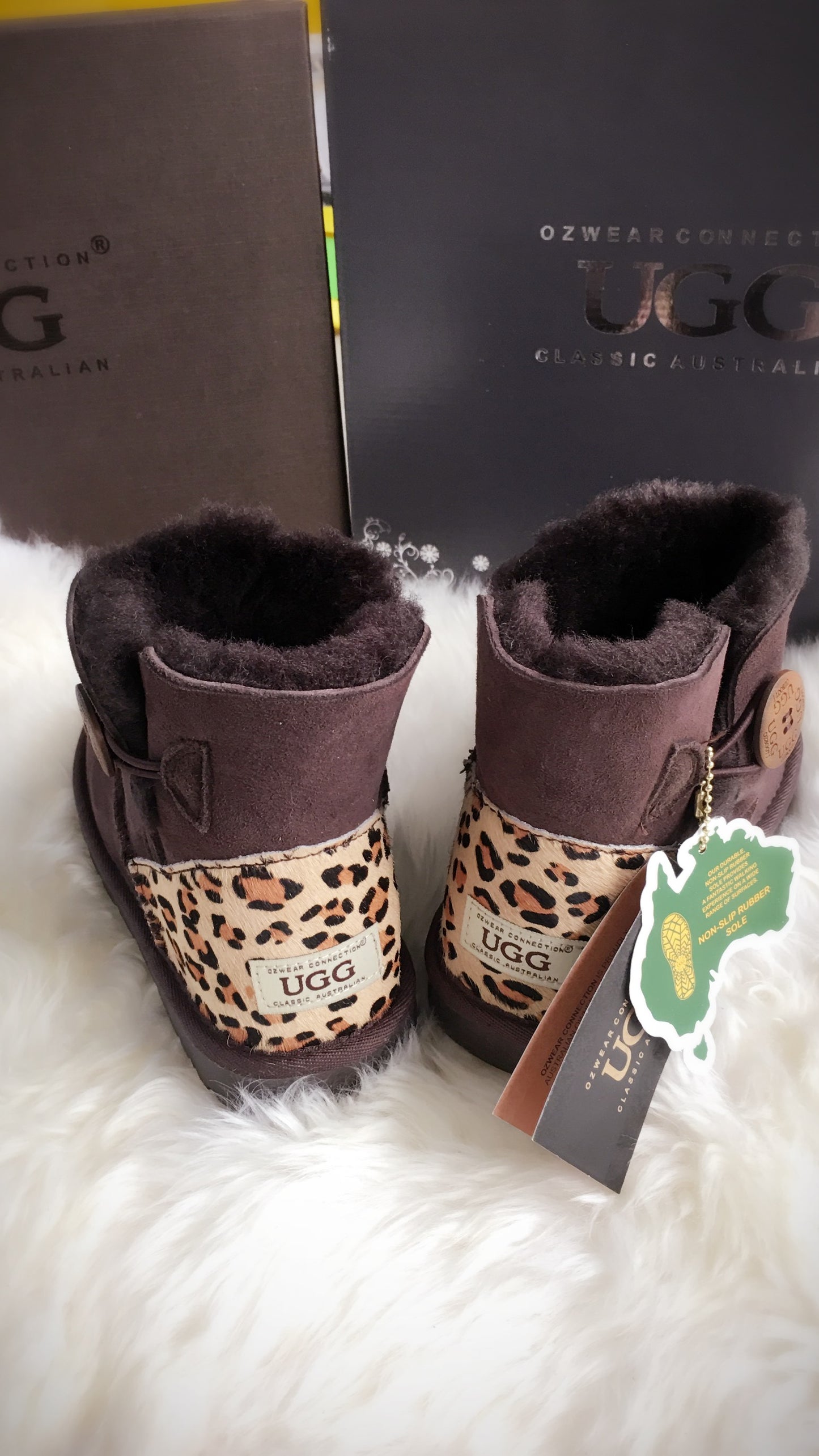 UGG Classic MINI Button Boots OB054
