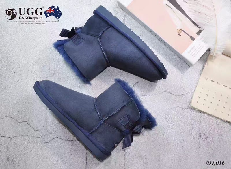 UGG Women's Mini Bailey Bow DK016