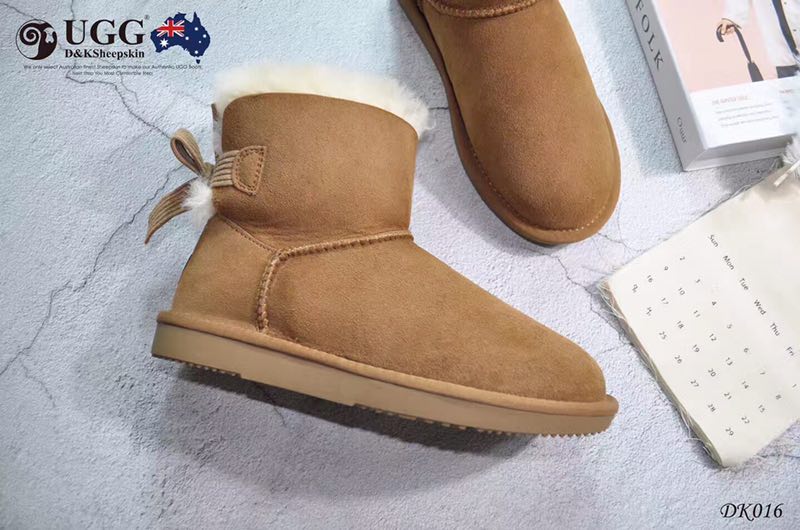 UGG Women's Mini Bailey Bow DK016