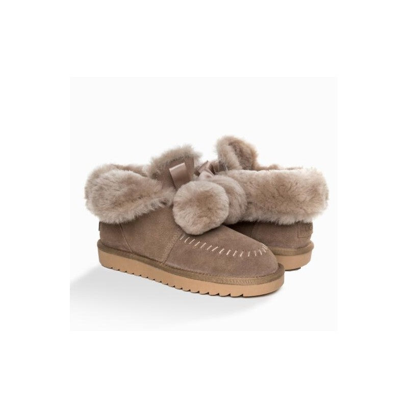UGG Amelia MINI PomPom Boots OB403