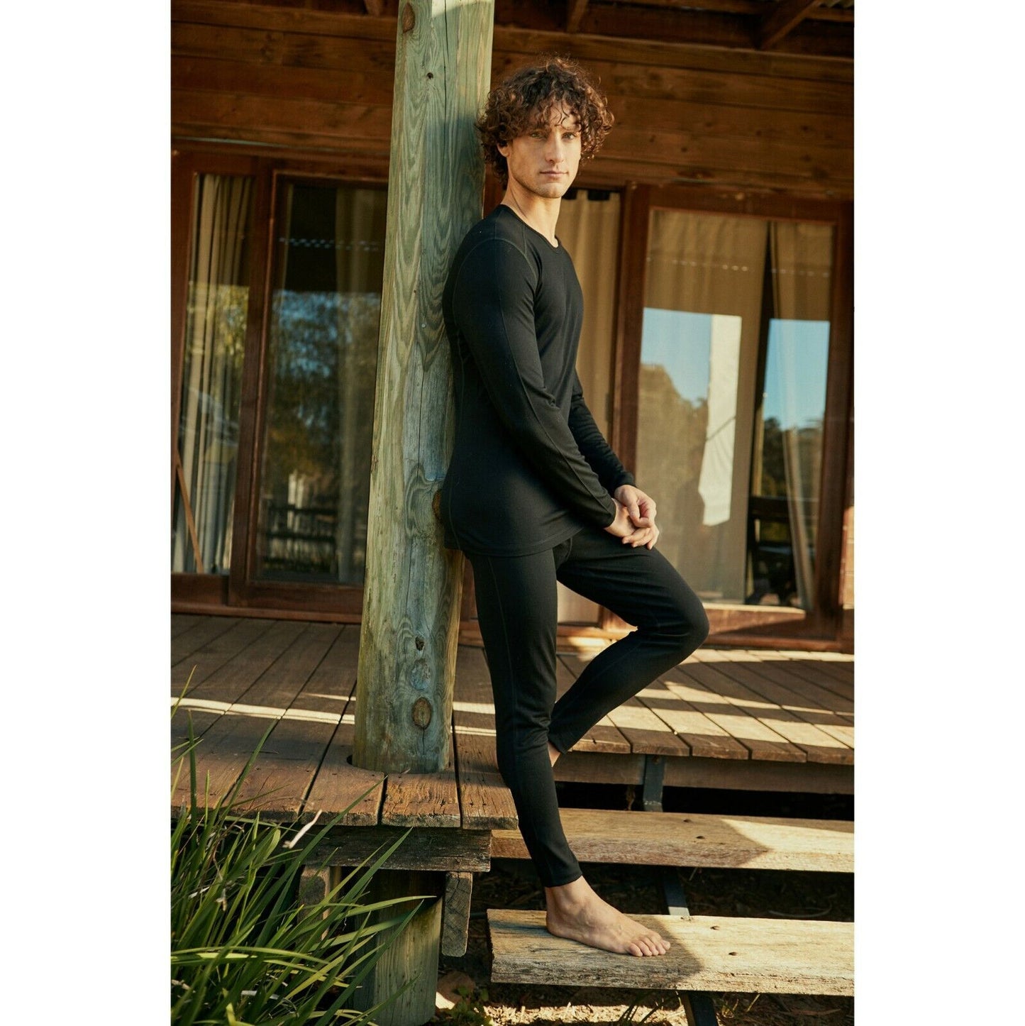 MEN'S 200 LONG SLEEVE CREW FIT: Slim LAYER: Base Layers OZWBL002
